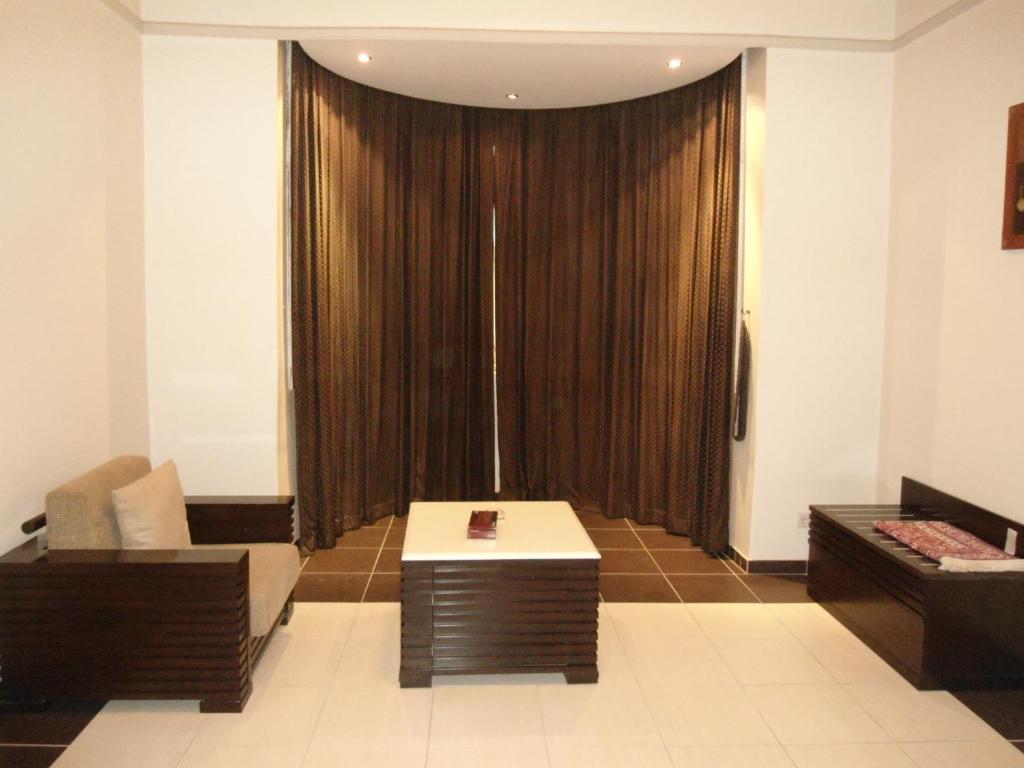 Al Tayyar Suites & Hotel Apartments - Riad Habitación foto